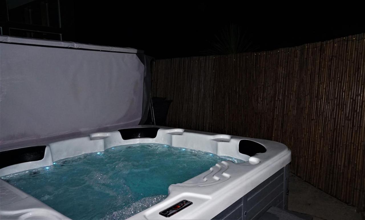 Sheep Dip Cottage - 5* Cyfie Farm, With Log Burner And Private Hot Tub Llanfyllin Exterior photo