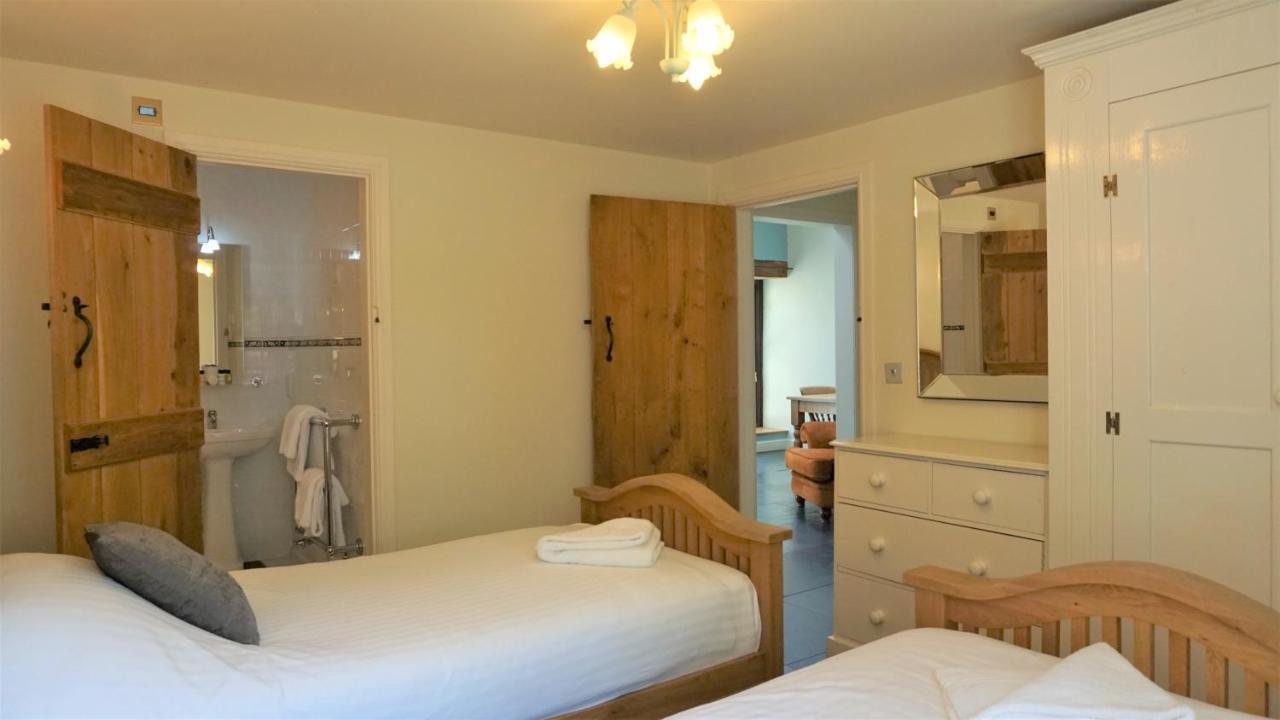 Sheep Dip Cottage - 5* Cyfie Farm, With Log Burner And Private Hot Tub Llanfyllin Exterior photo